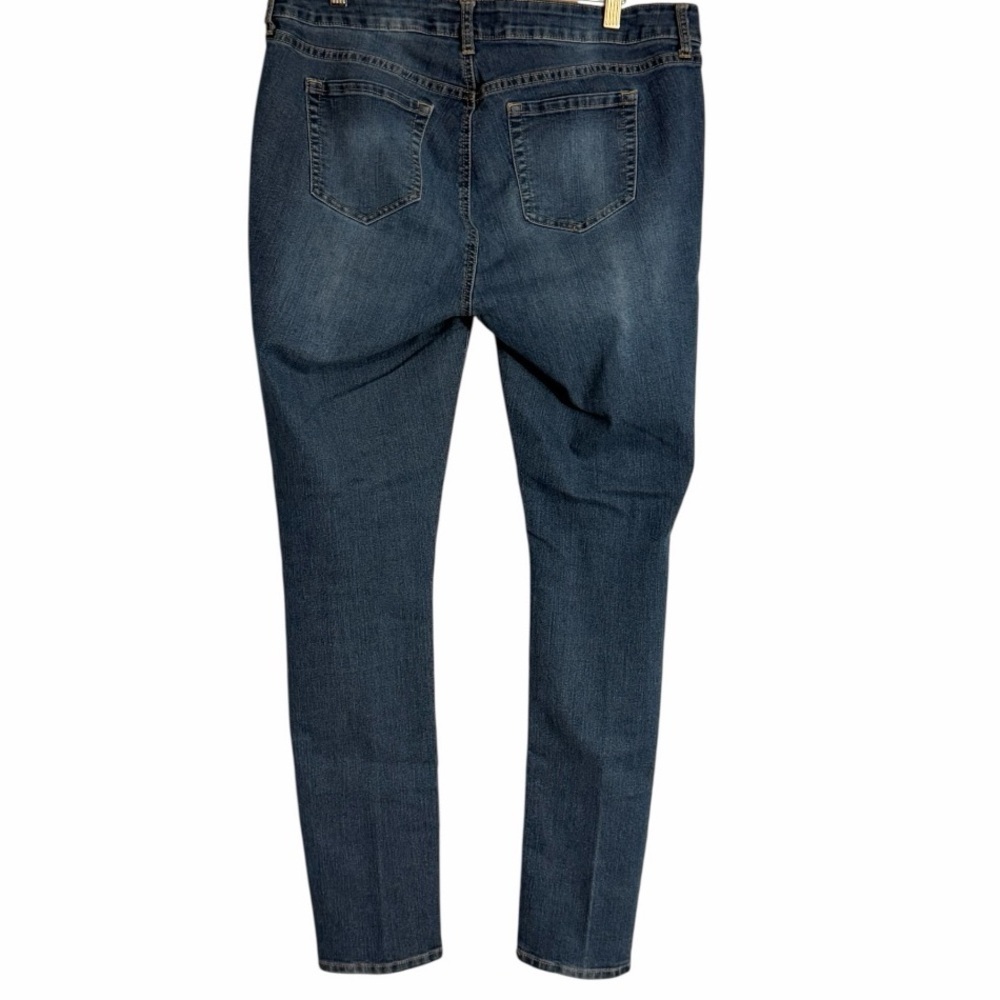 torrid Dark Wash Skinny Jeans - Picture 2 of 8